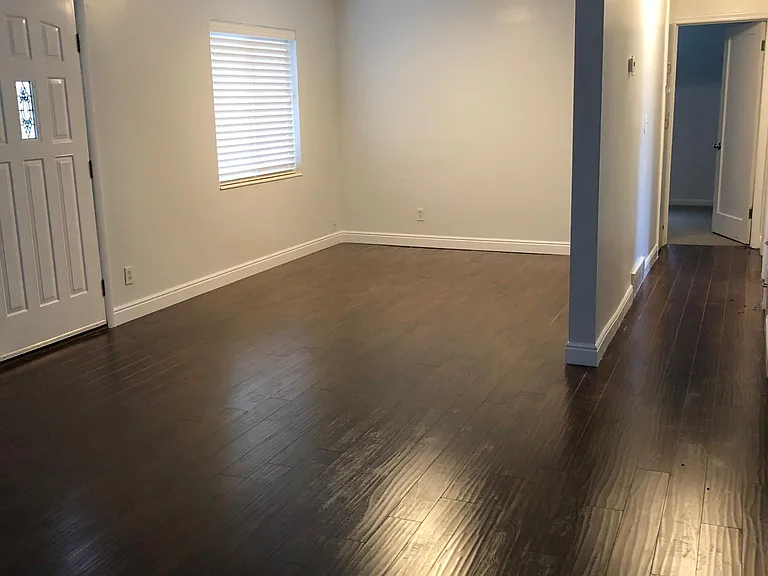 2565 E Yermo Ave — Photo 2