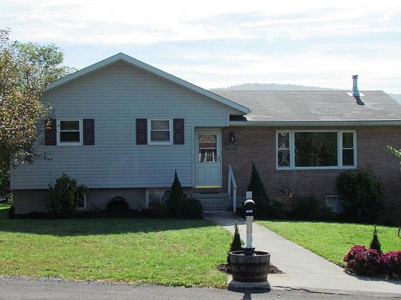 2nd image of 18618 Marion Ct