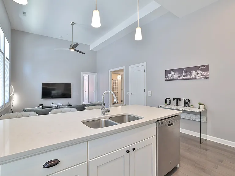 116 W 15th St #2 — Photo 13