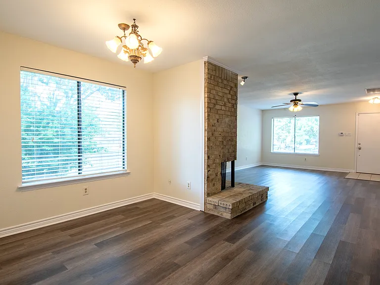 2513 Trailridge Dr — Photo 8