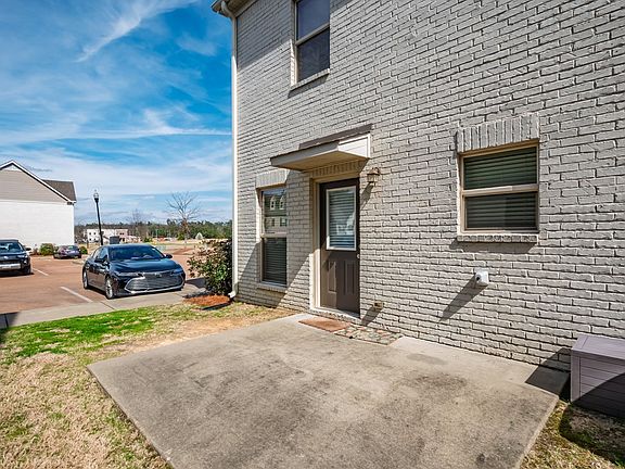 4th image of 332 Paul T Cir