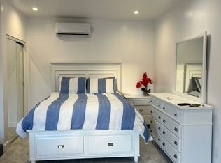 23926 Calvert St, Woodland Hills, CA 91367