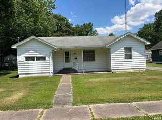 906 N Commercial St, Benton, IL 62812