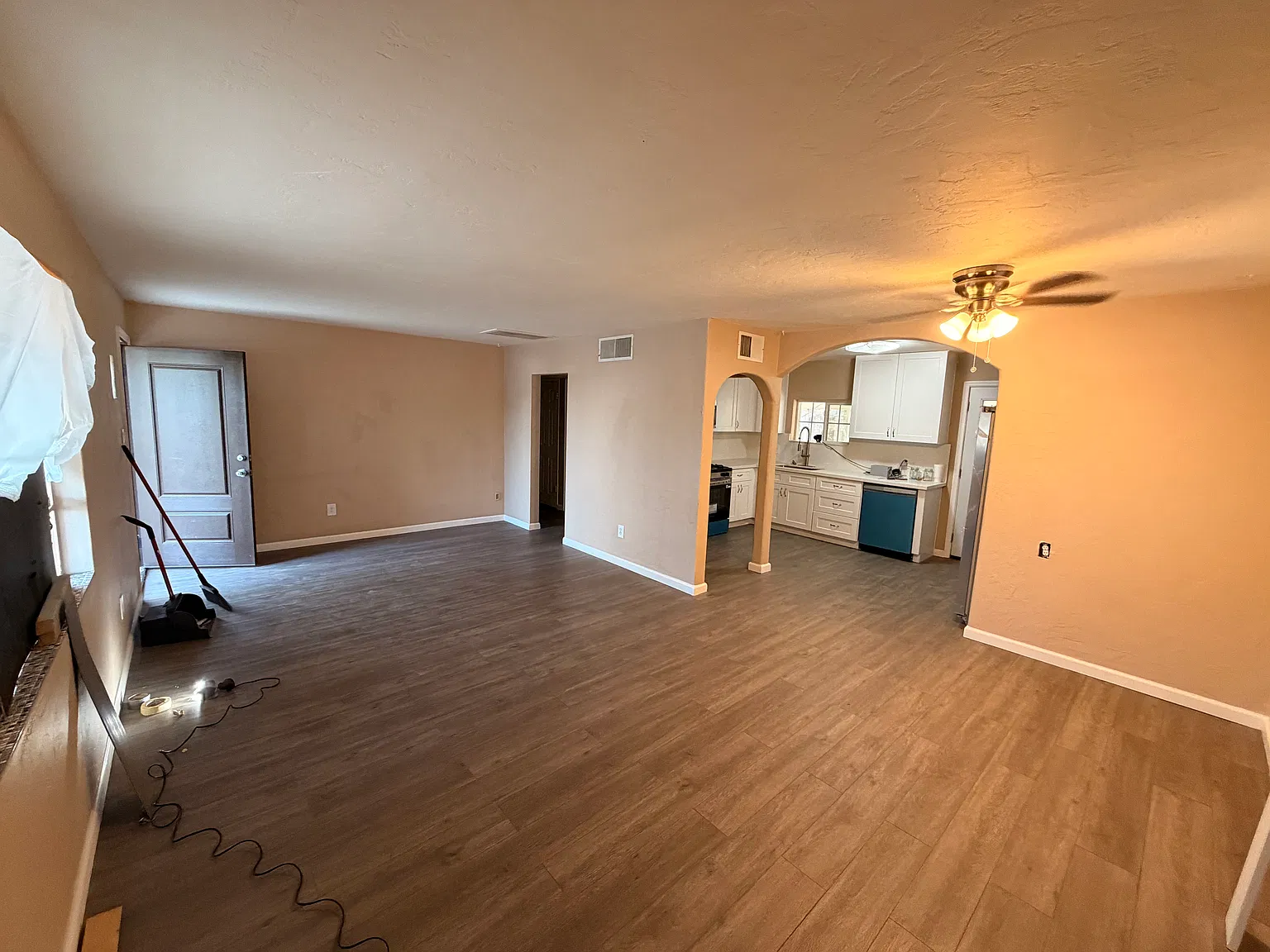 2 bed, 950 sqft, $1,699 — Photo 3