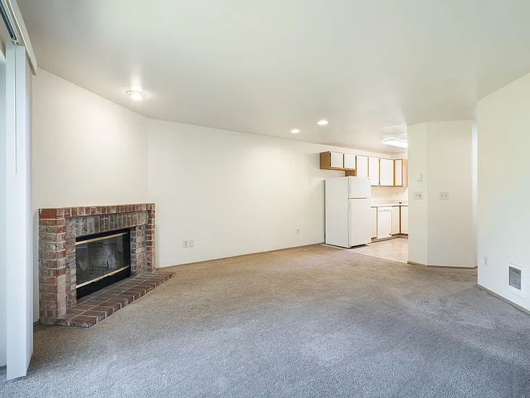 1318 9th St SE #1318 — Photo 18