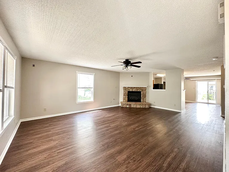 4202 Fletcher Dr — Photo 3