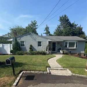 141 Iroquois Street, Ronkonkoma, NY, 11779