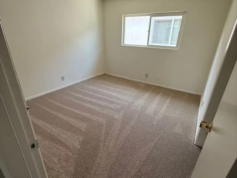 11813 Iowa Ave — Photo 21
