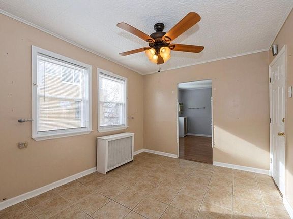 3rd image of 221 Bay 8 St