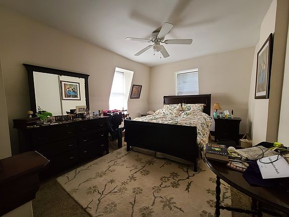 Huge single bedroom upstairs