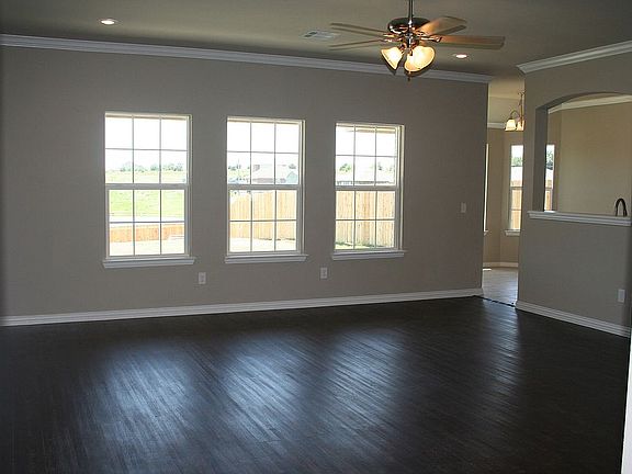 4th image of 4820 Lake Shore Dr