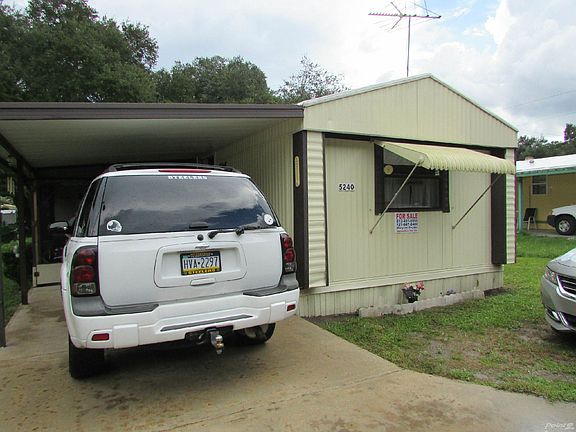 FRONT                 FRONT CARPORT