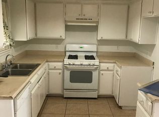 22219 Sioux Rd, Apple Valley, CA 92308