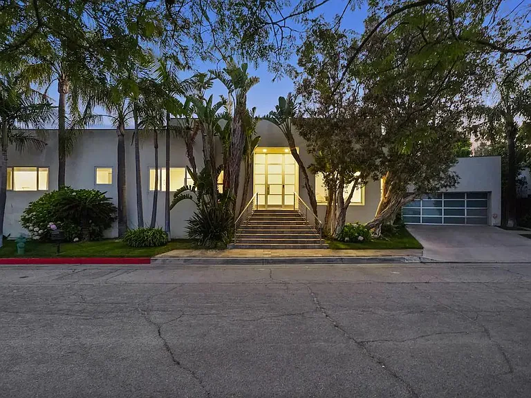 Rest easy knowing that the home is nestled in a secure and safe neighborhood, ensuring peace of mind during your stay.