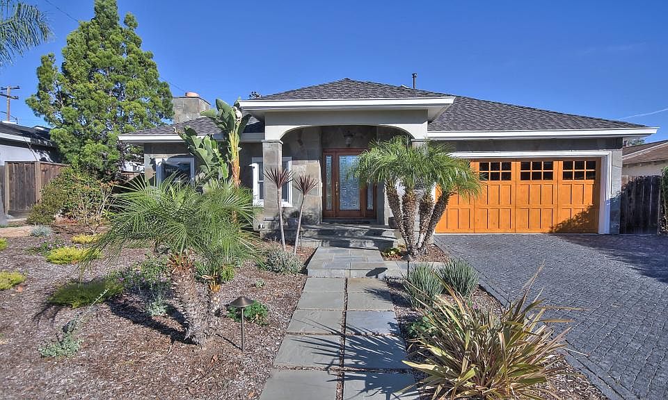 1st image of 1029 Connie Dr