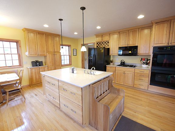 3rd image of 2173 James Ave