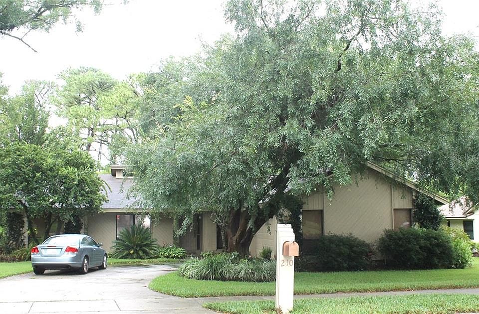 1st image of 210 E Hornbeam Dr