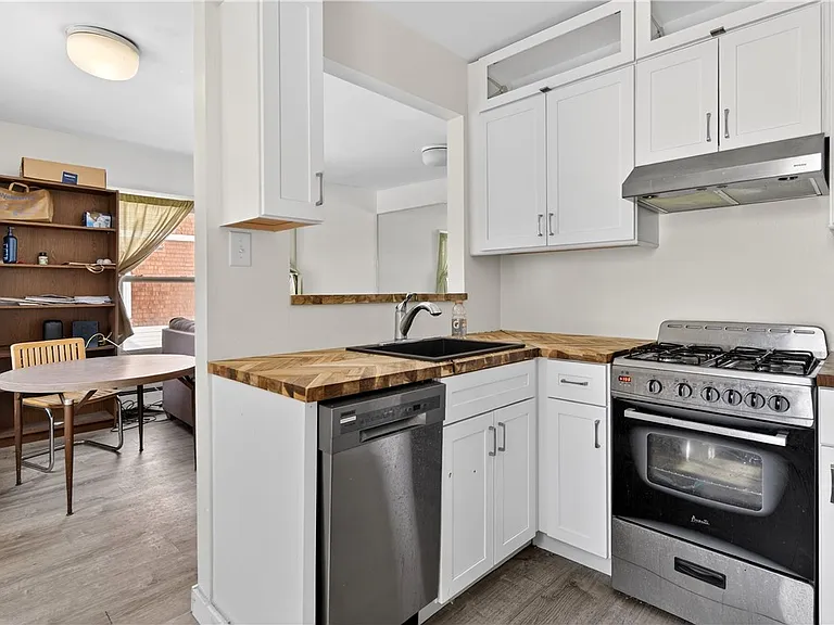 303 Cornell St #B — Photo 7