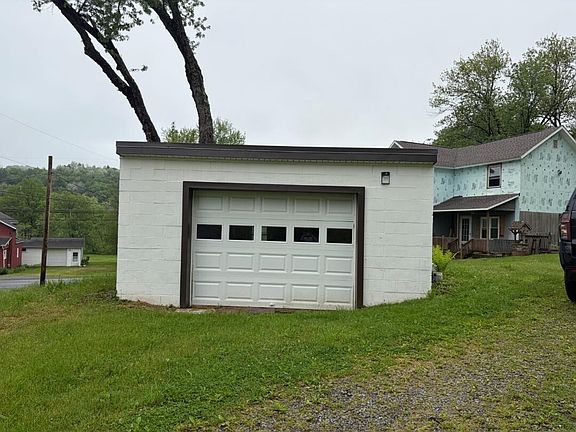 4th image of 3033 Church St