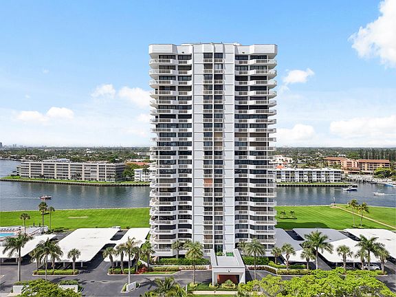 3rd image of 123 LAKESHORE Drive #PH45