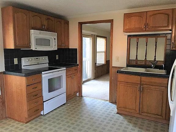 2nd image of 1133 Hedgelawn Dr