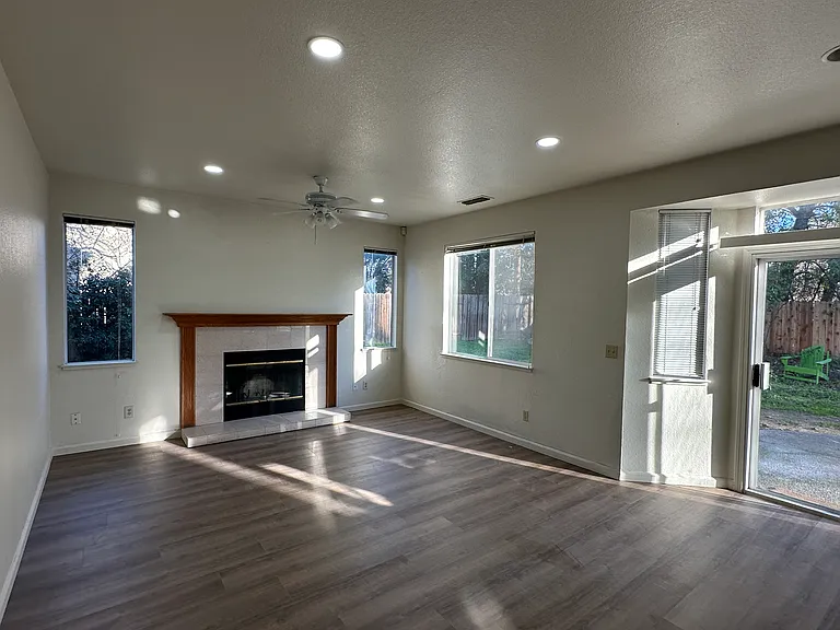 5807 Devon Dr — Photo 7