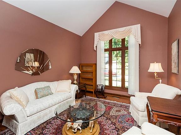 4th image of 1927 Berkshire Pl