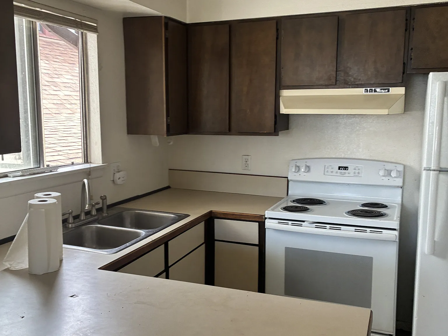 3 bed, 1.0 bath, 1275 sqft, $1,595 — Photo 3
