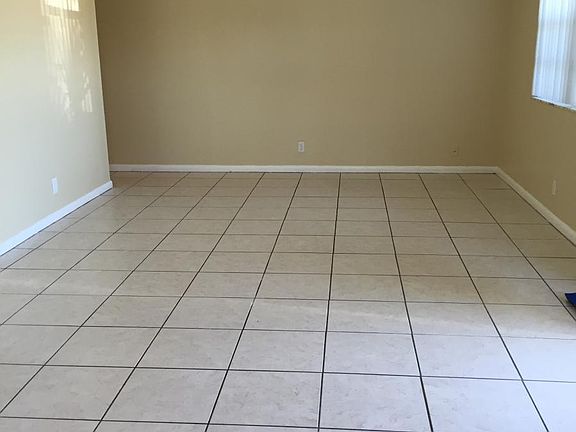 2nd image of 11480 NW 39th St