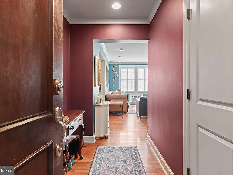 906 S Washington St #311 — Photo 5