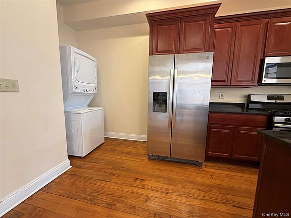 4th image of 337 Main St APT 2F