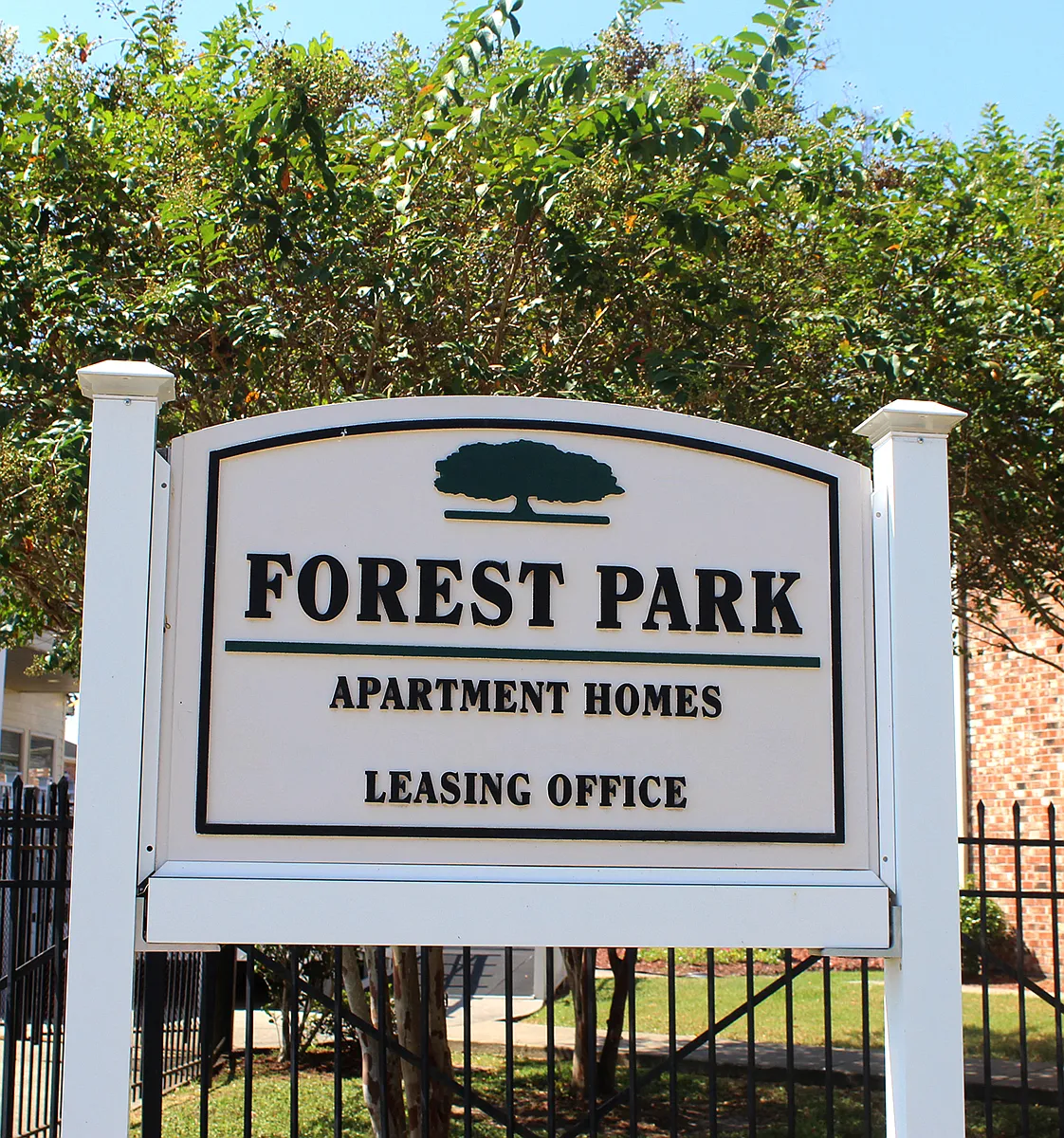 Building Photo - Forest Park