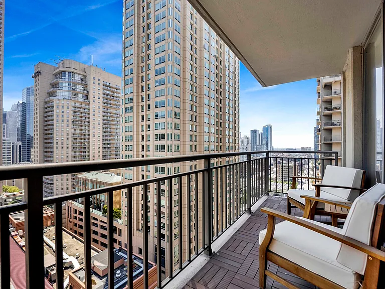 630 N State St #2208 — Photo 10