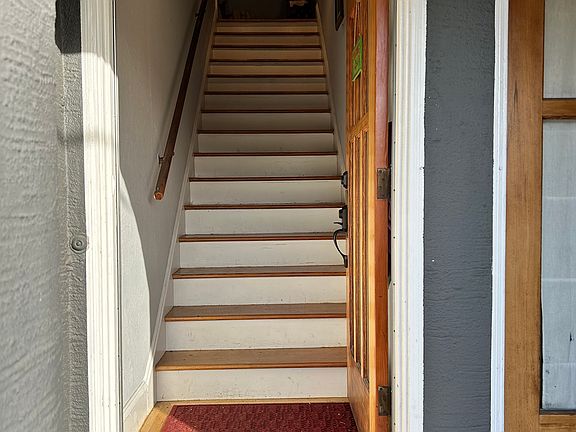 4th image of 1038 McKinley Ave #1034