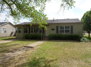 400 Xenia St, Plainview, TX 79072