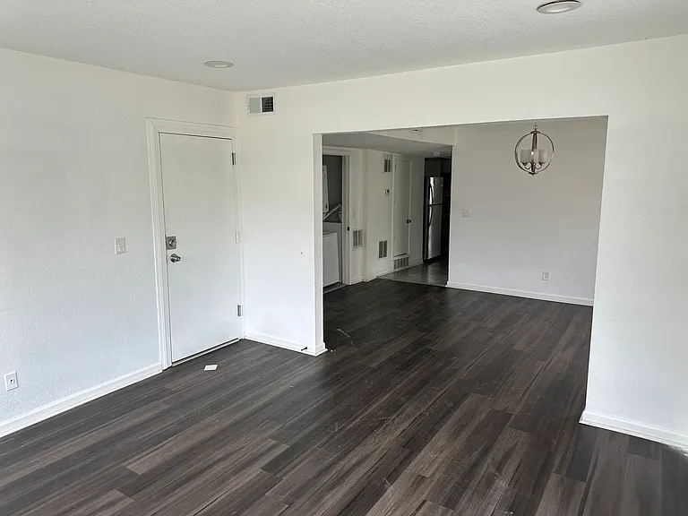 2704-2706 Benton Blvd #1S — Photo 4