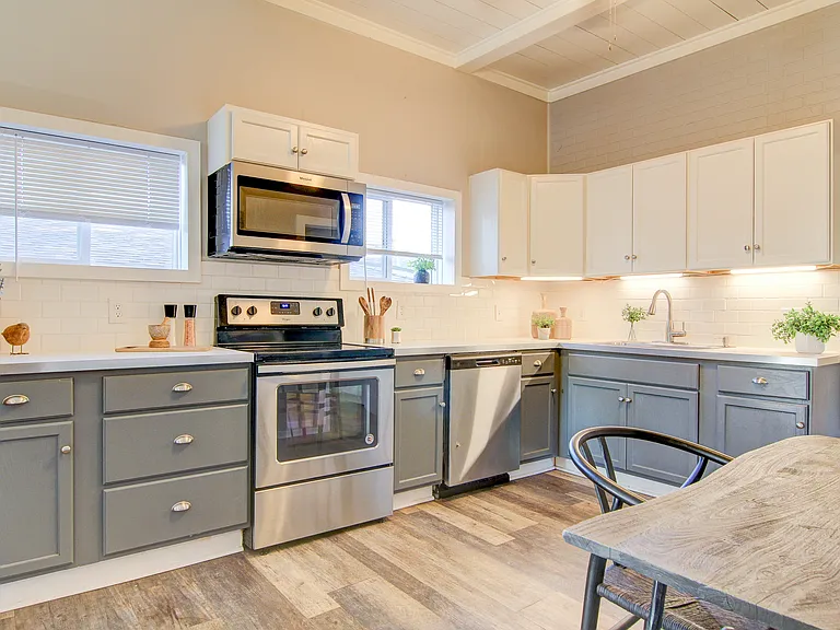 1420 Yates St #420 — Photo 10