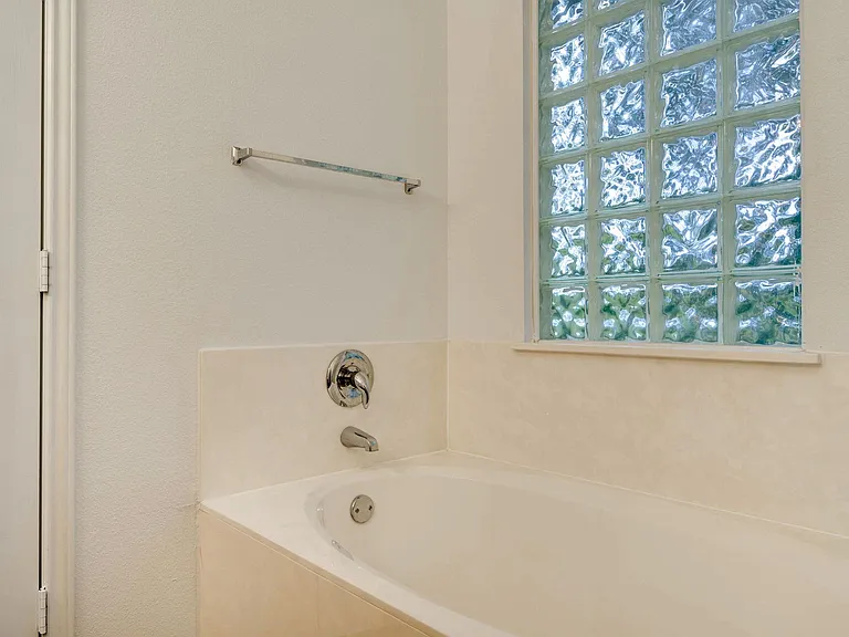 1112 Sundrop Pl — Photo 18