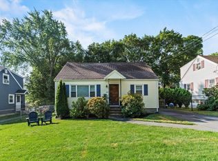 333 Hovey St, Lowell, MA 01852