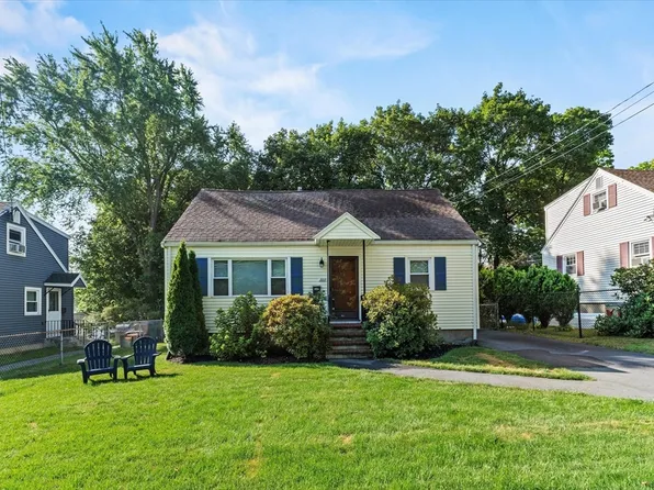 333 Hovey St, Lowell, MA 01852