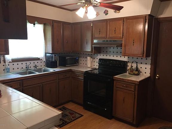 2nd image of 419 E Villien St