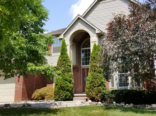 8390 Sherwood Dr, Grand Blanc, MI