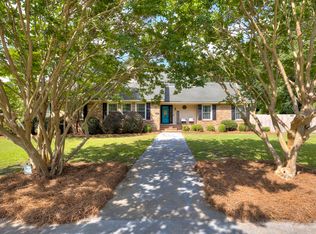 1392 Country Club Cir, Manning, SC 29102