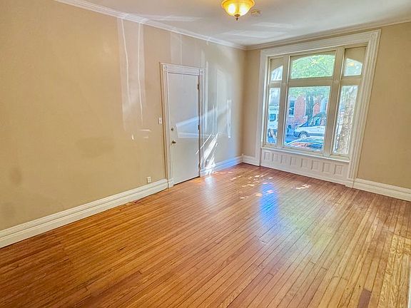 5th image of 342 N 8th St APT 1