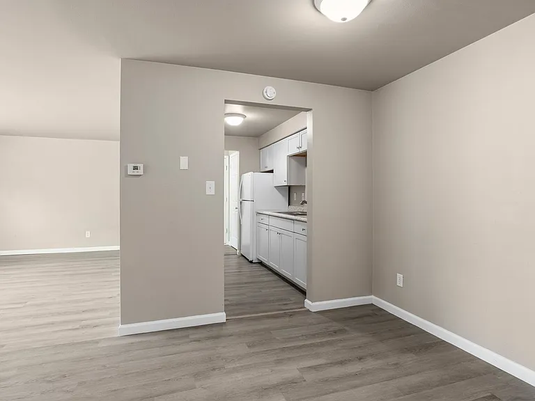 2025 Eastman Ave — Photo 4