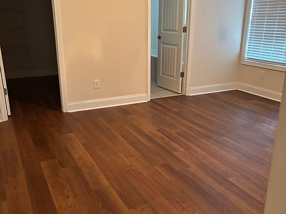 4th image of 105 Watson Dr