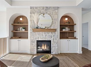 930 17th Ave SW, Mount Vernon, IA 52314