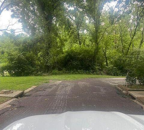 4th image of 4625 Parker Rd