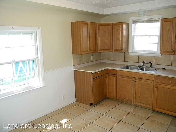 3rd image of 1004 Euclid Ave