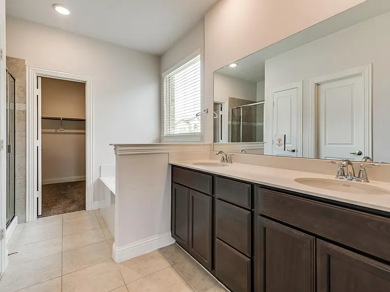 1216 Gibson Dr — Photo 23